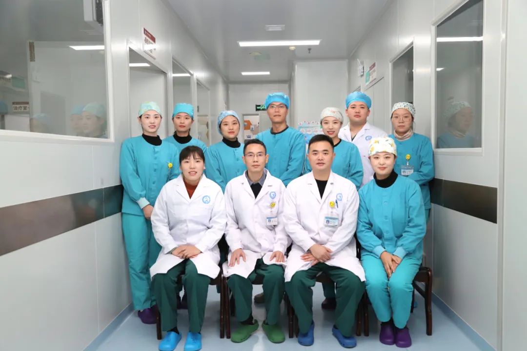 自救游泳技巧中是谁发明的_游泳自救方法简写_游泳中的自救技巧是什么