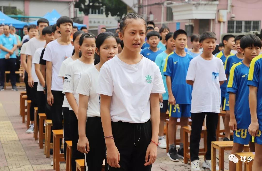 足球冠军歌曲我们是冠军_足球冠军歌是谁唱的_足球之歌 我们是冠军