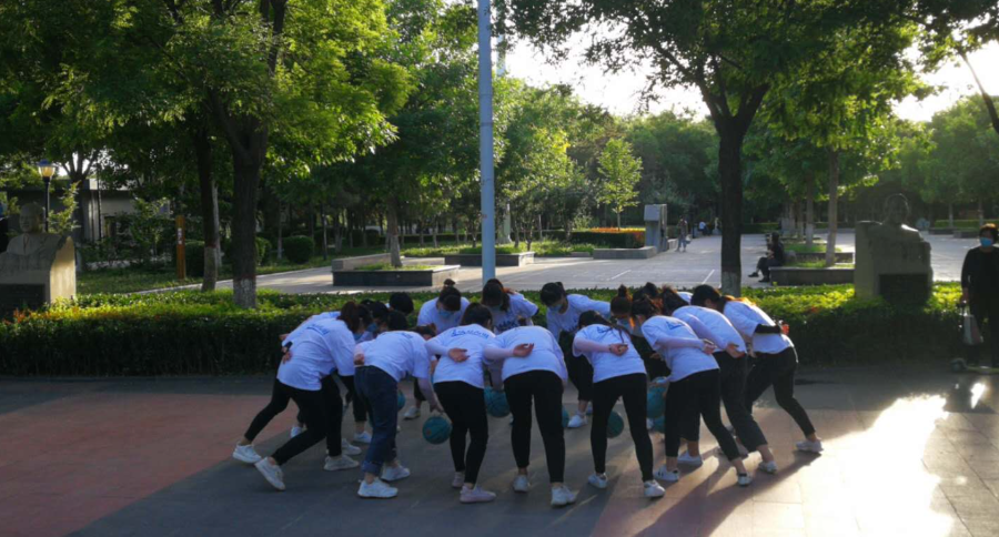 半场打篮球有什么规则么_篮球打半场的规则是哪些_篮球半场规则打有几个球