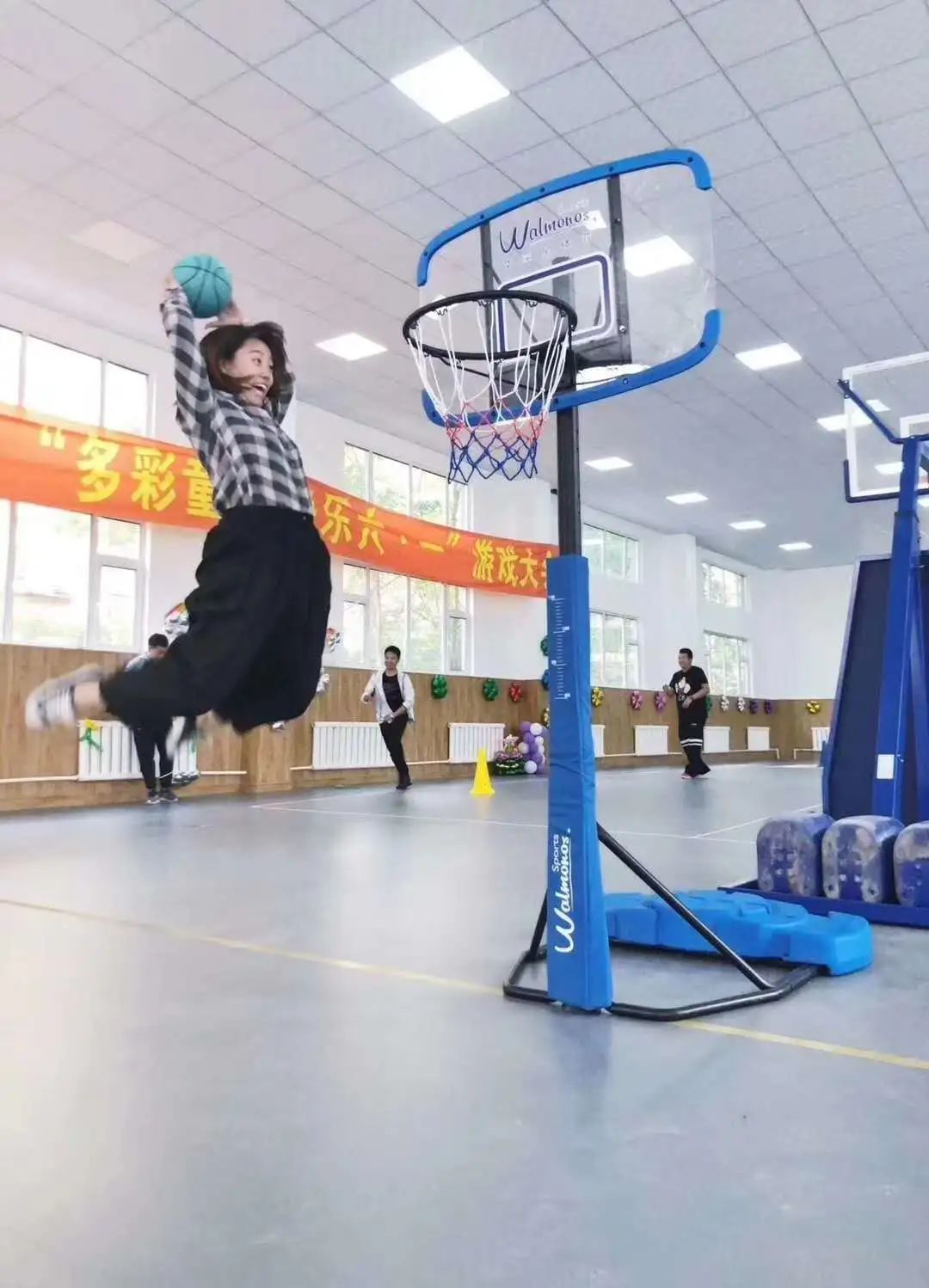 篮球打半场的规则是哪些_半场打篮球有什么规则么_篮球半场规则打有几个球