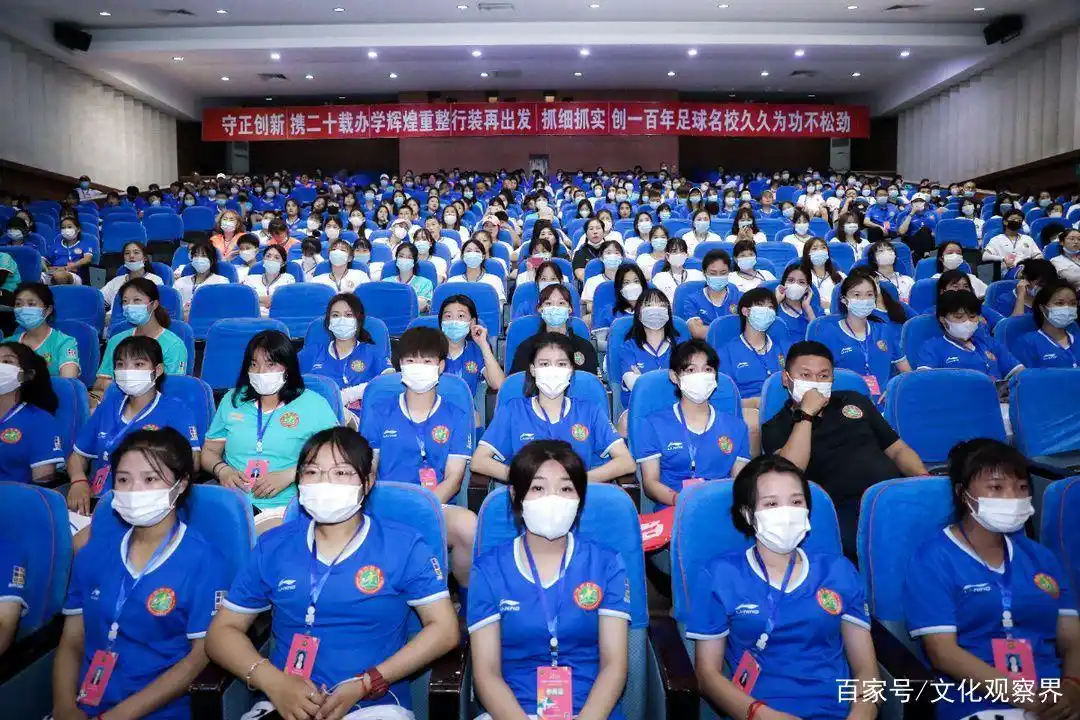 青少年联赛足球规则赛制是什么_青少年校园足球联赛规程_第二届青少年足球联赛赛制规则