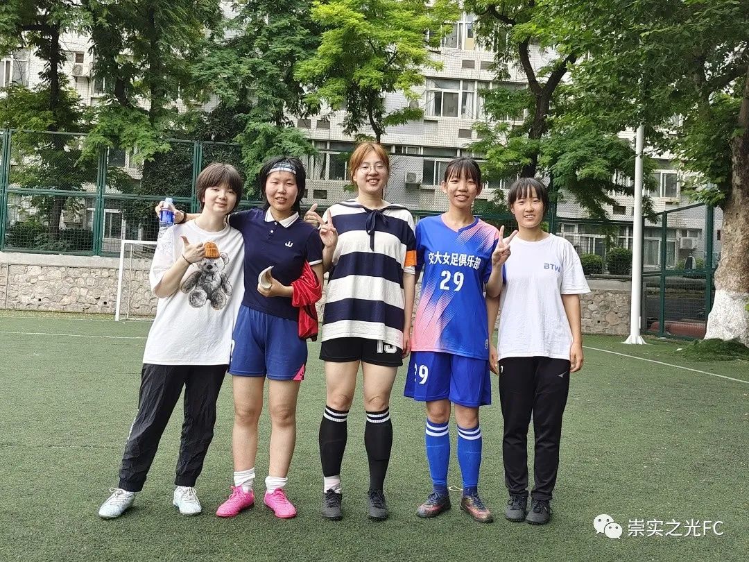 视频五人足球规则女生比赛_女生五人足球比赛规则视频_女子五人制足球赛规则