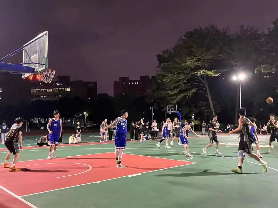 篮球禁区内的规则_篮球禁区内的对抗规则是什么_禁区篮球争球站位图解