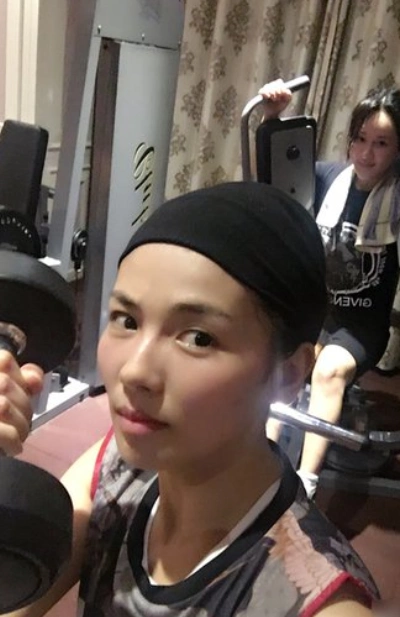 盘点那些健身明星_健身的明星女_努力健身女明星