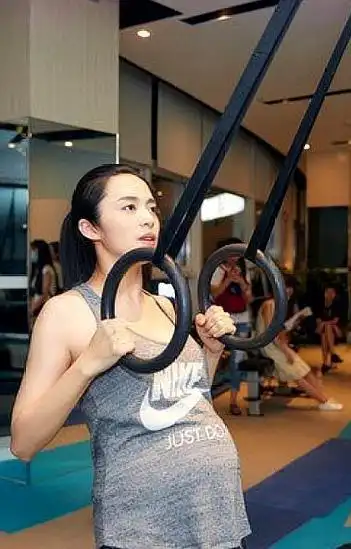 健身的明星女_努力健身女明星_盘点那些健身明星