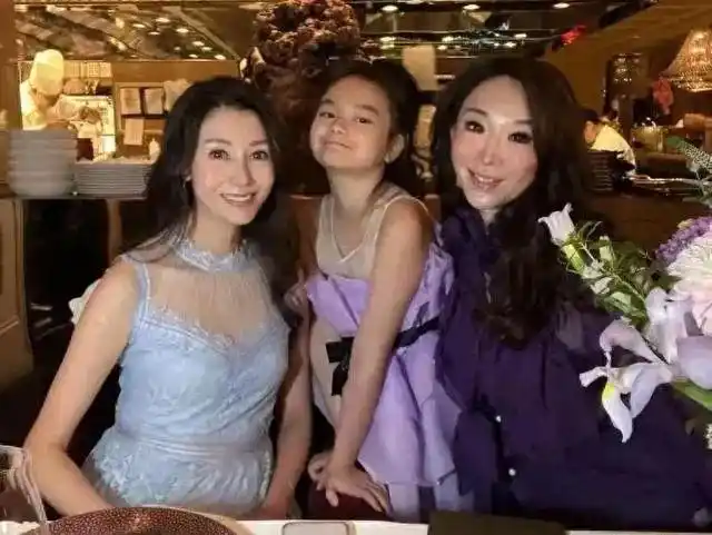 努力健身女明星_盘点那些健身明星_健身明星女神