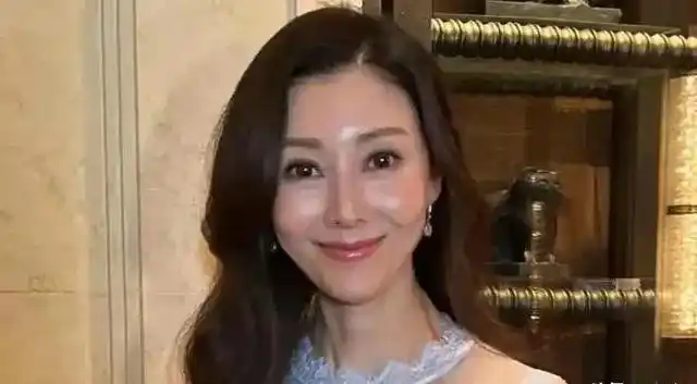 盘点那些健身明星_努力健身女明星_健身明星女神